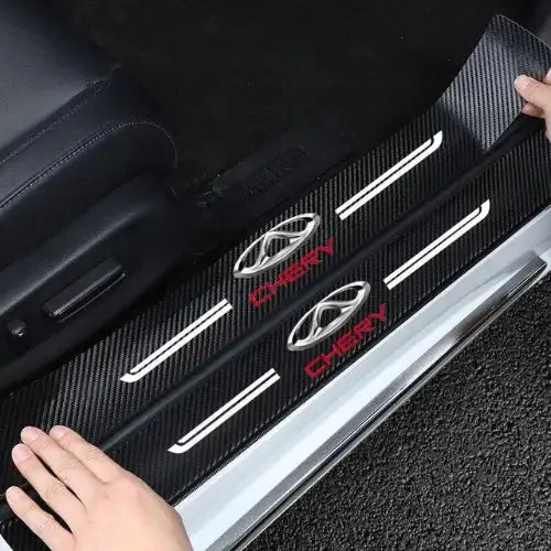 [PAGUE 1 LEVE 4] Protetor Soleira Personalizado Universal Para Carro CarbonSill™ + Brinde Grátis lojasaruna